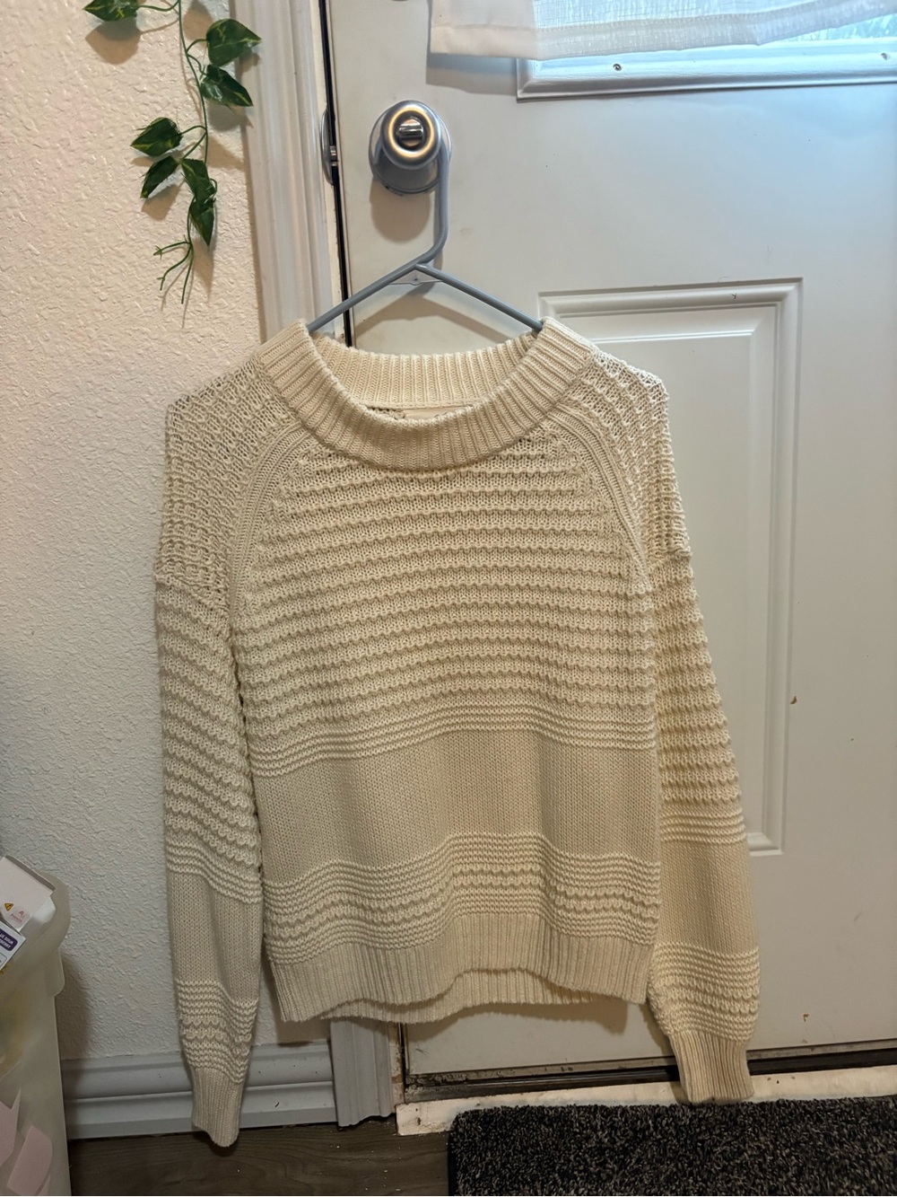Universal Thread Cream Textured Crewneck Sweater